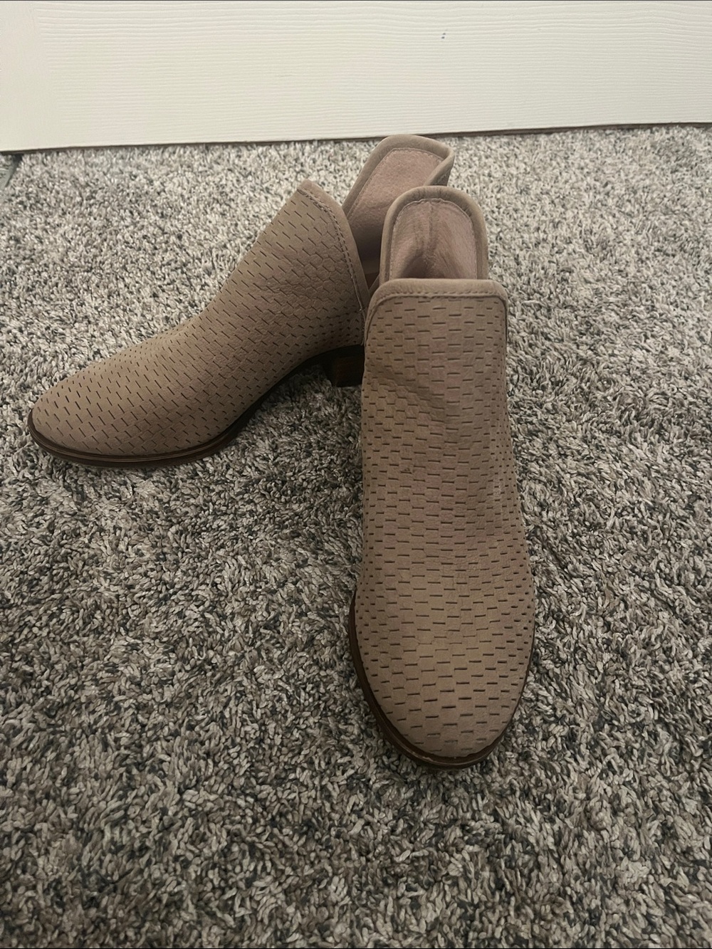 Lucky Brand nude booties